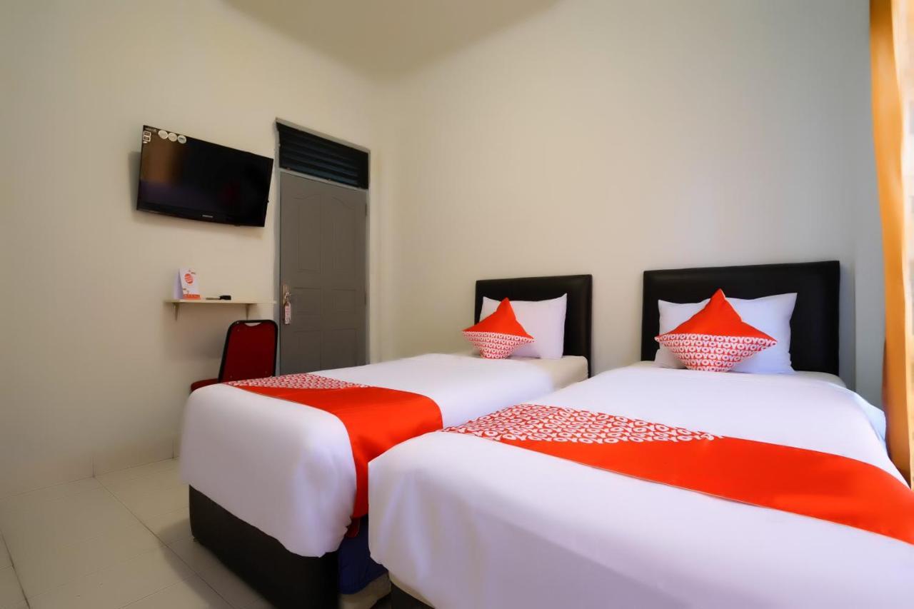 Oyo 2876 Hotel Idayu Palembang Exterior foto